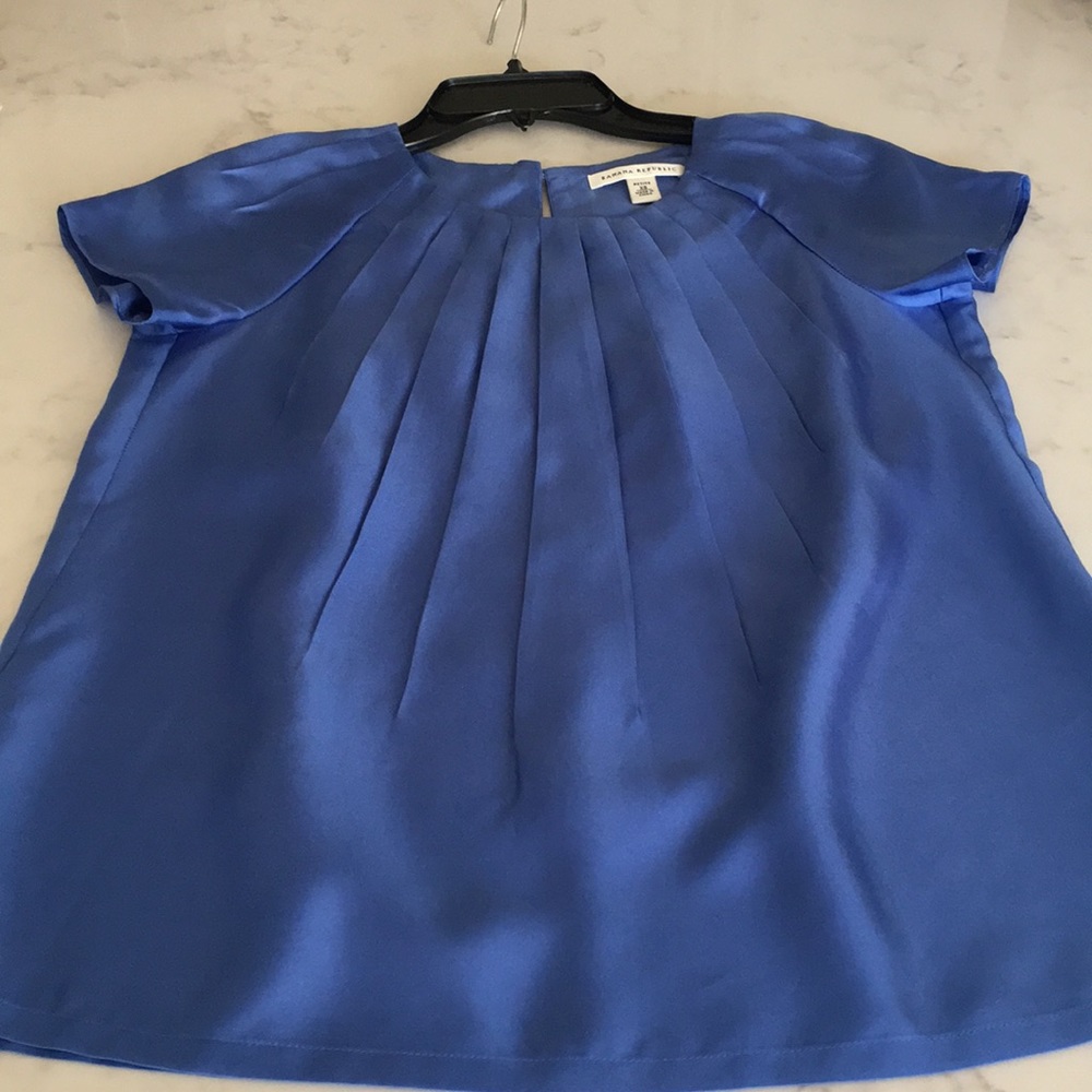 Banana Republic ( NOT FACTORY ) petite XS blouse